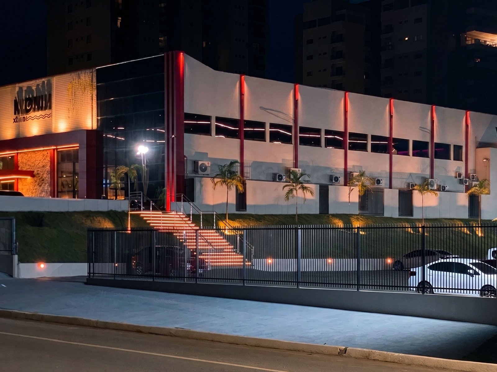 Estacionamento privativo da Monin Academia, amplo e próprio da academia